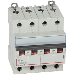Disjoncteur 32A DX³4500 6kA bornes à vis 4P 400V~ 32A courbe C - 3 modules 