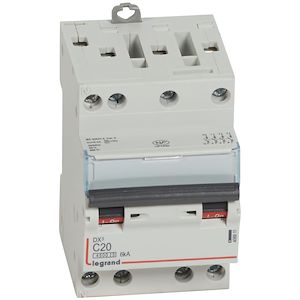 [CP035781] Disjoncteur 20A DX³4500 6kA bornes à vis 4P 400V~ 32A courbe C - 3 modules Legrand