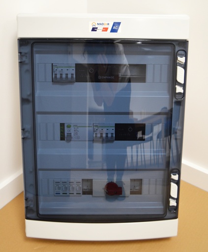 [CP031097] Coffret AC 22kVA Suisse - ENPHASE 2 Q Relay Tri